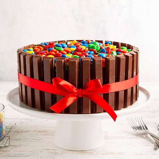 KitKat Chocolate Cake